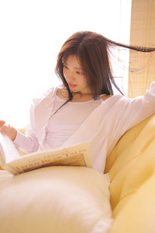 老公当着我的面和别的女人聊天